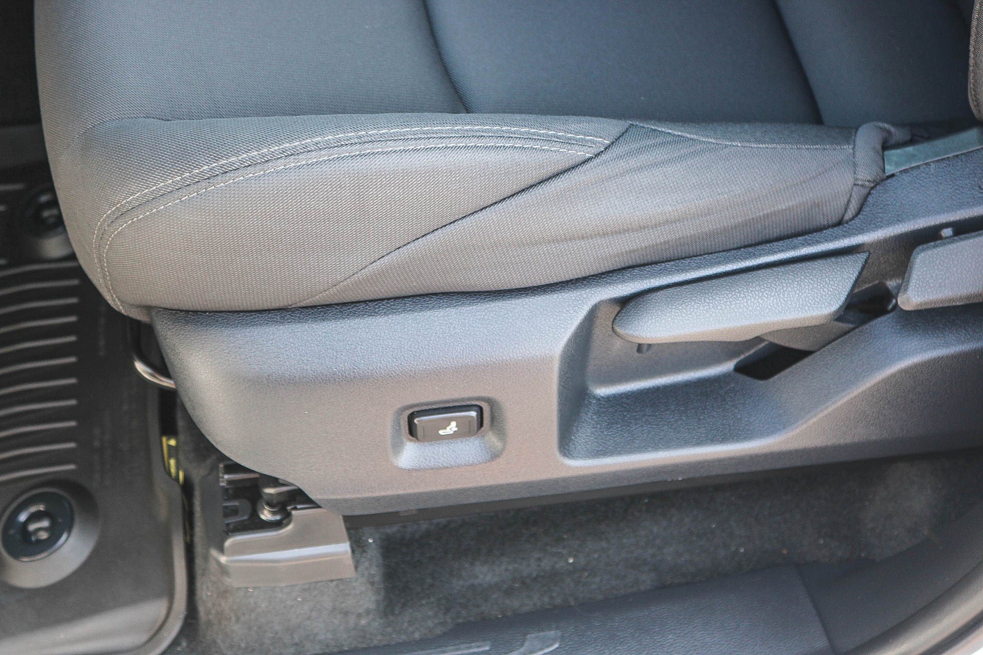 Certified 2025 Toyota Tacoma SR5 AWD/4WD image 22