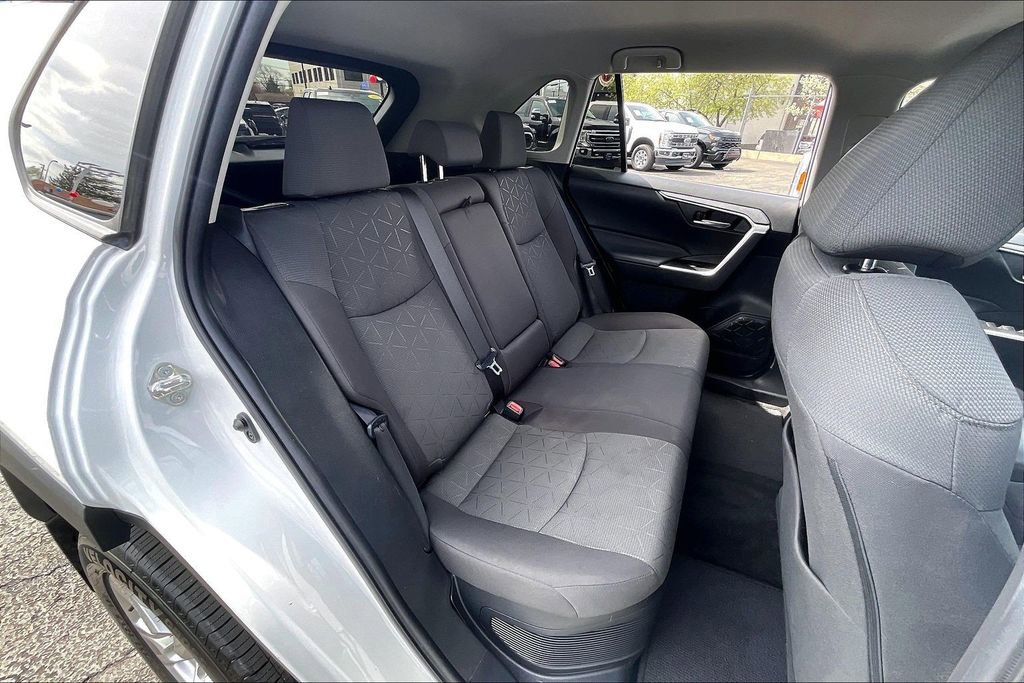 Used 2021 Toyota RAV4 XLE w/ Carpet Mat Package (TMS) AWD/4WD image 25