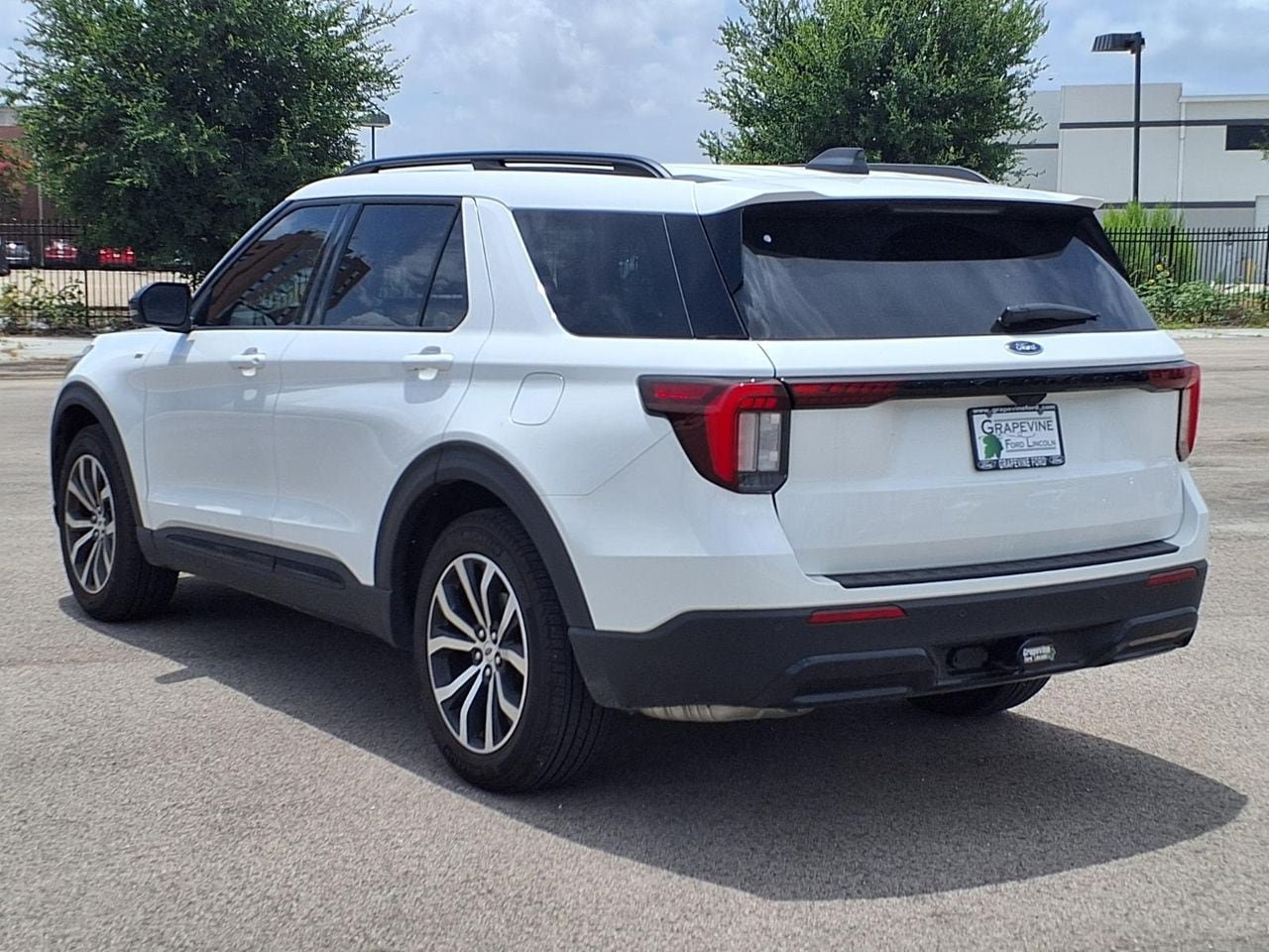 New 2026 Ford Explorer ST-Line RWD image 6