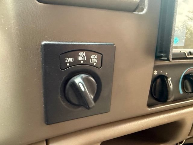 Used 2004 Ford F350 4x4 Crew Cab Super Duty image 23