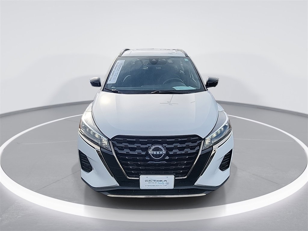 Certified 2024 Nissan Kicks SR image 3