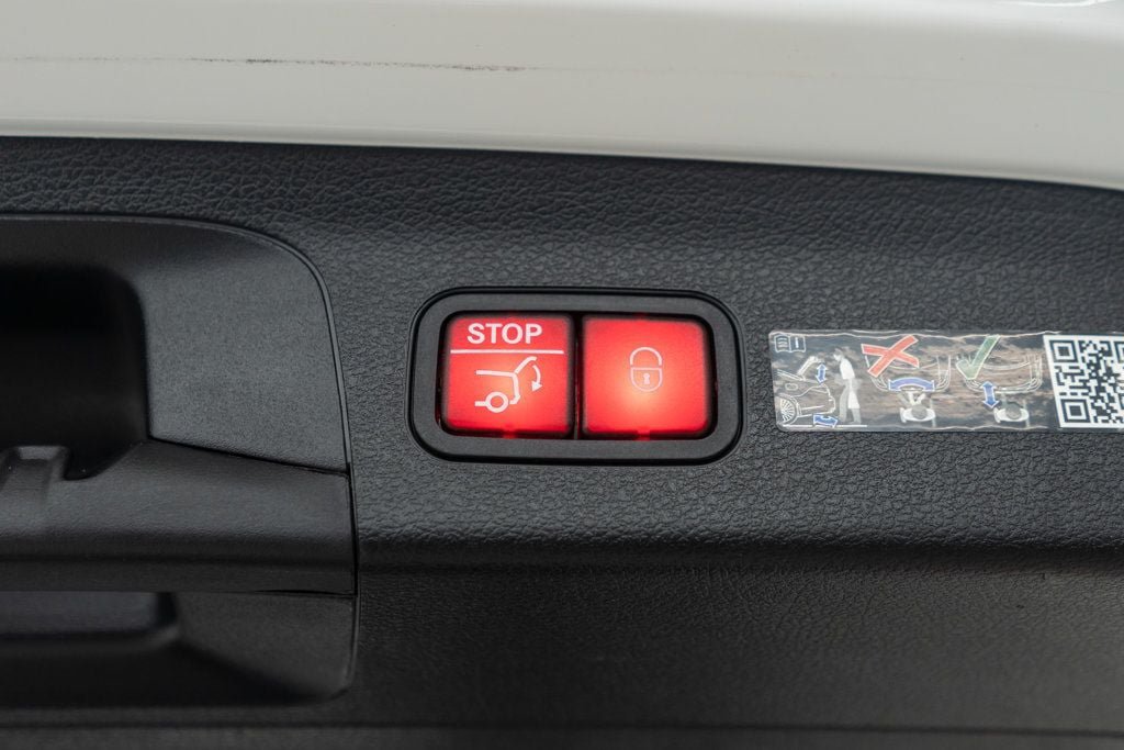 Used 2025 Mercedes-Benz GLS 450 4MATIC image 34