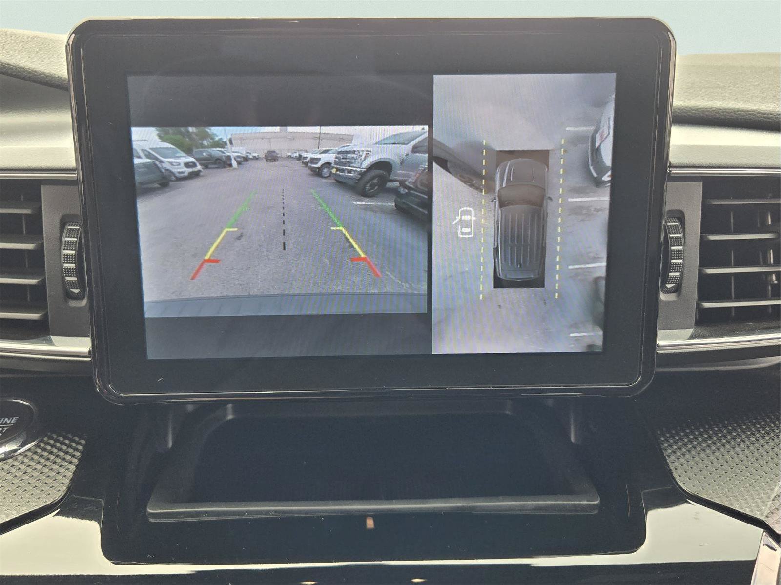 Used 2023 Ford Explorer ST-Line w/ Class IV Trailer Tow Package RWD image 13
