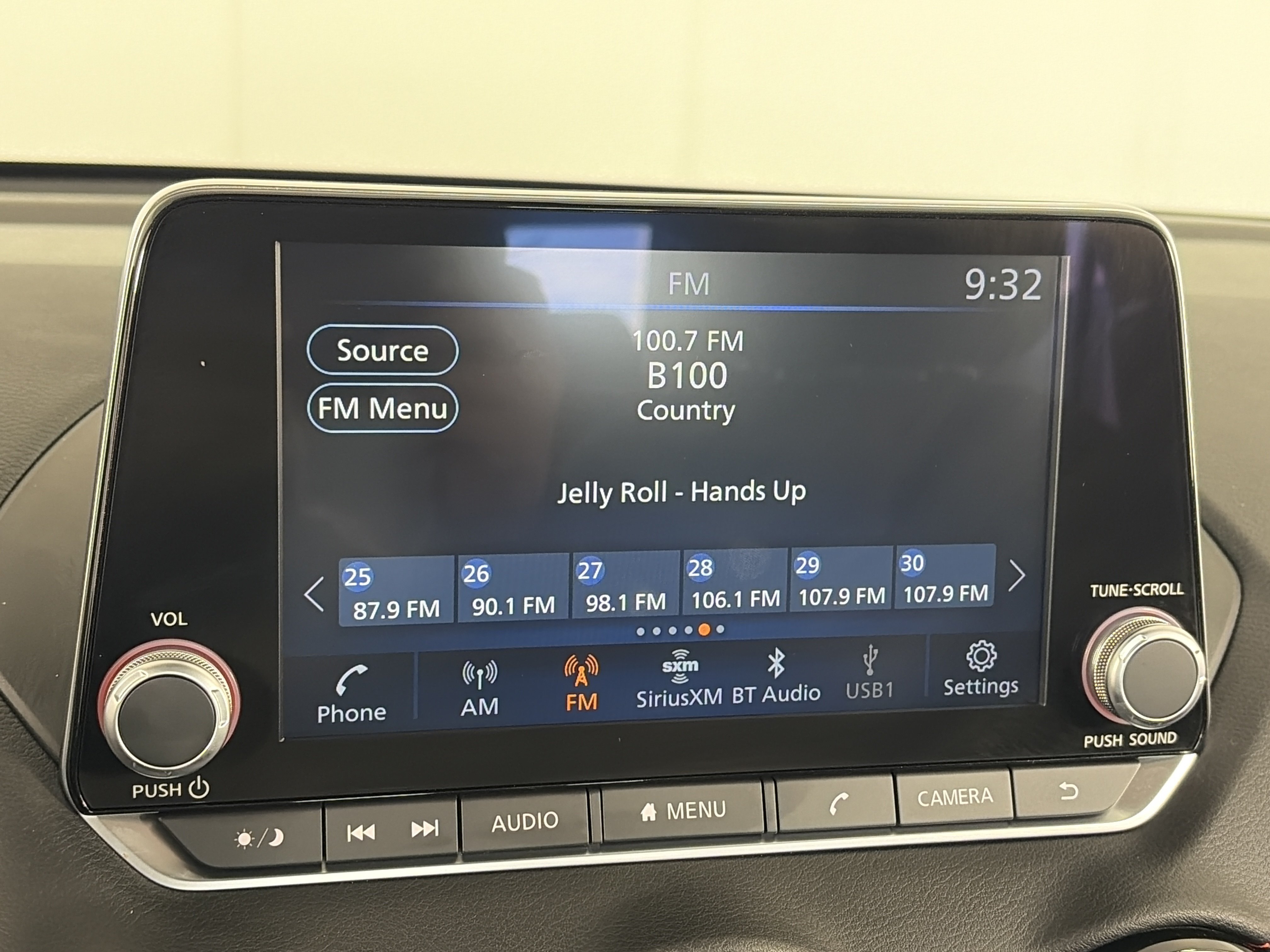 Used 2025 Nissan Sentra SR FWD image 18