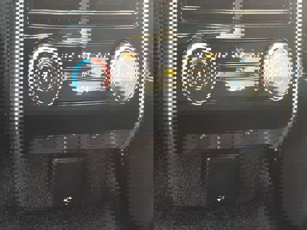 New 2025 Land Rover Range Rover SE image 15