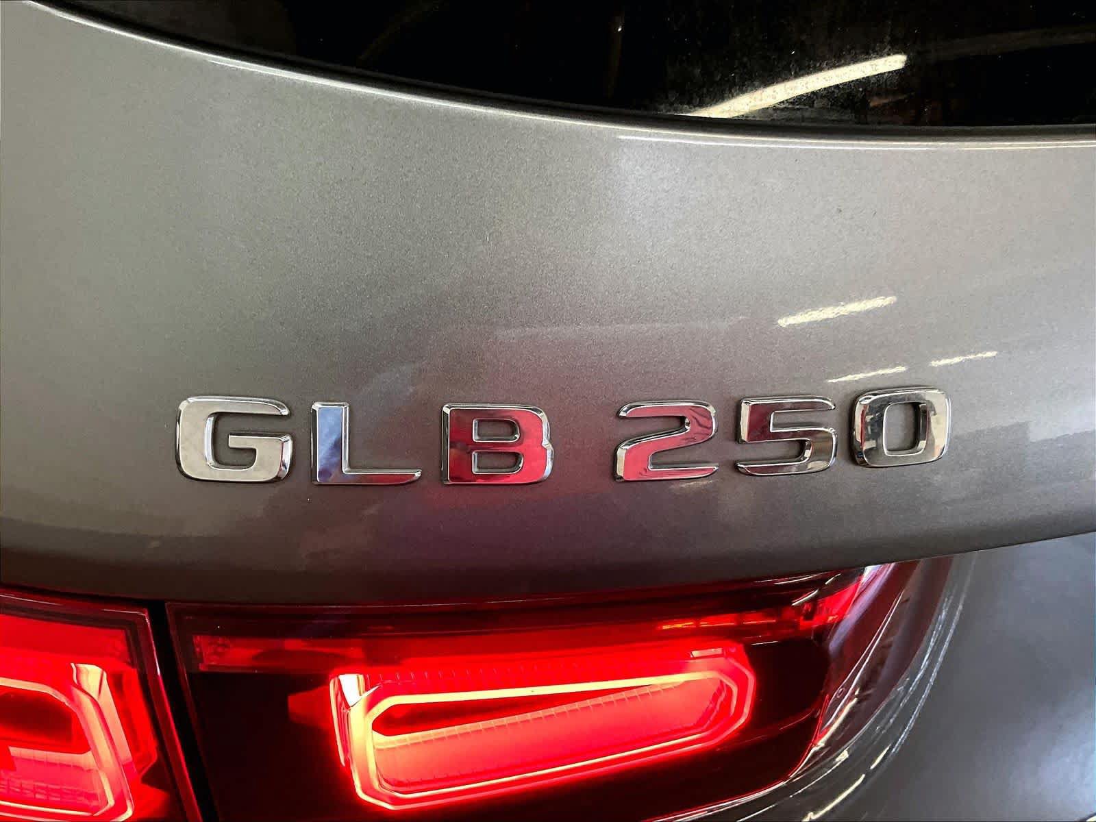 Used 2023 Mercedes-Benz GLB 250 4MATIC image 11