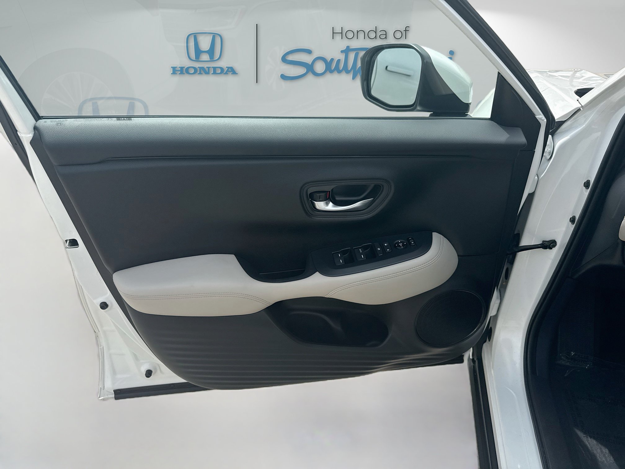 Certified 2025 Honda HR-V LX image 19