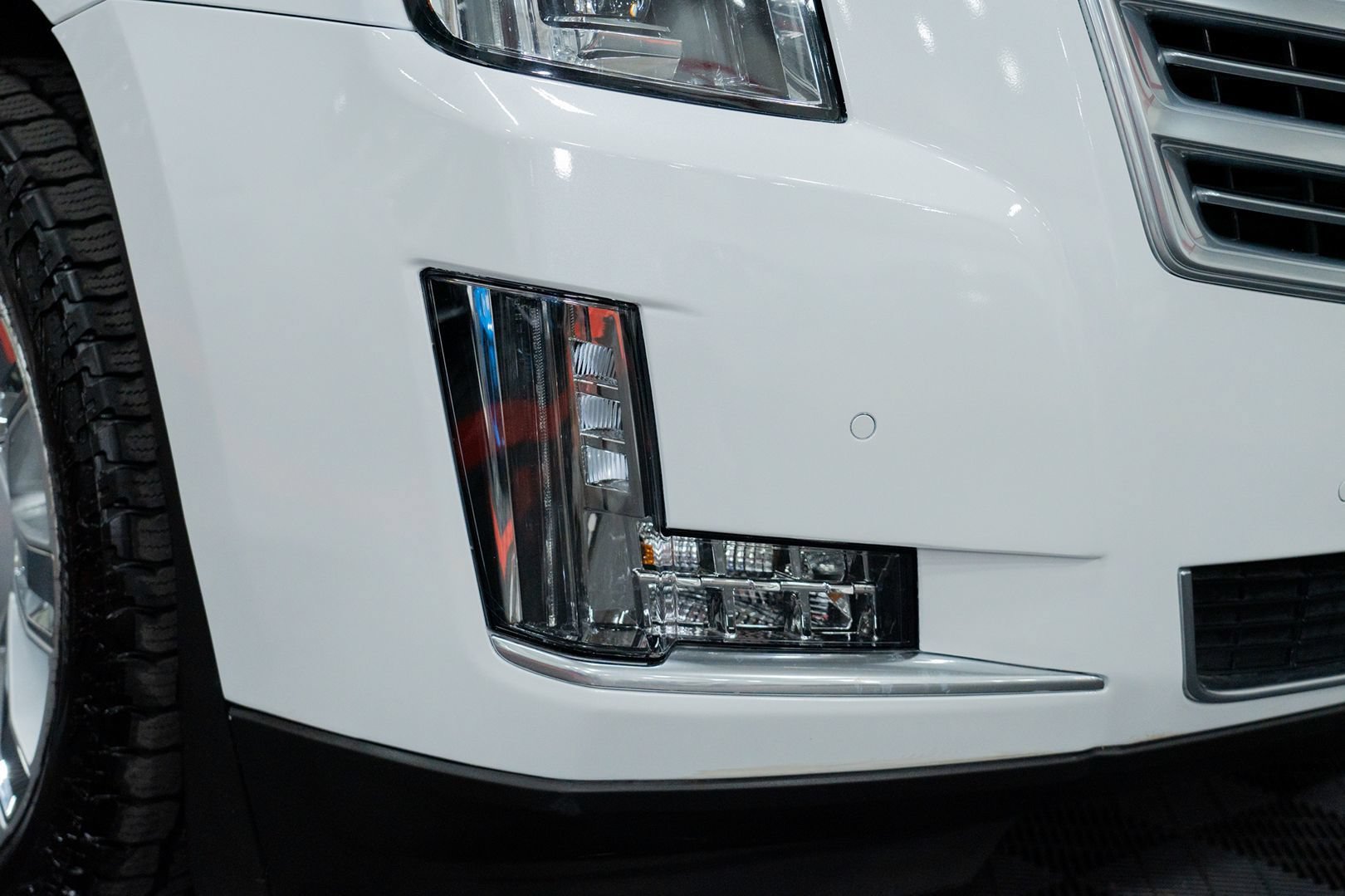 Used 2016 Cadillac Escalade Platinum AWD/4WD image 12
