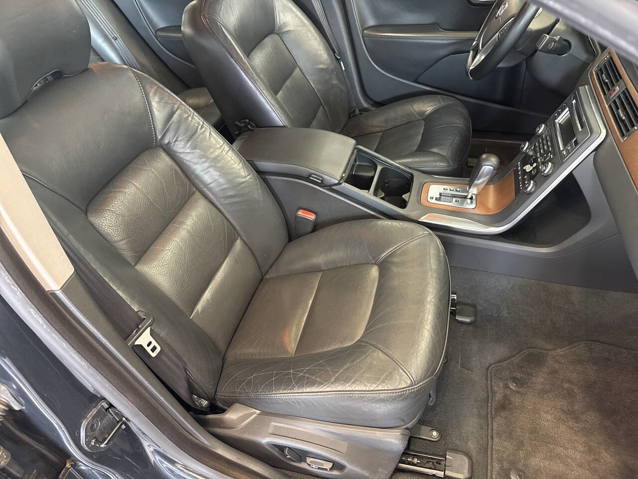 Used 2010 Volvo S80 3.2 image 36