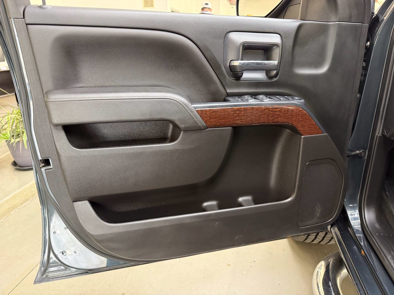 Used 2018 GMC Sierra 1500 SLE w/ SLE Value Package AWD/4WD image 10