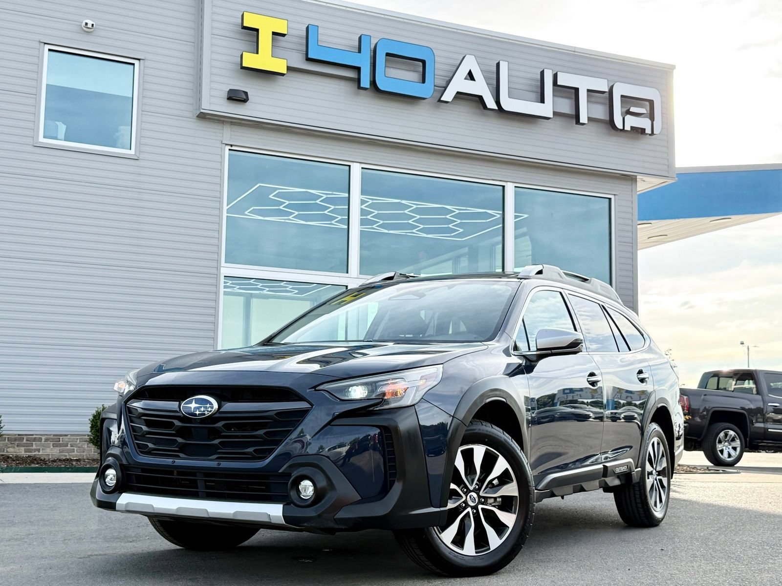 Used 2023 Subaru Outback Touring XT AWD/4WD image 1