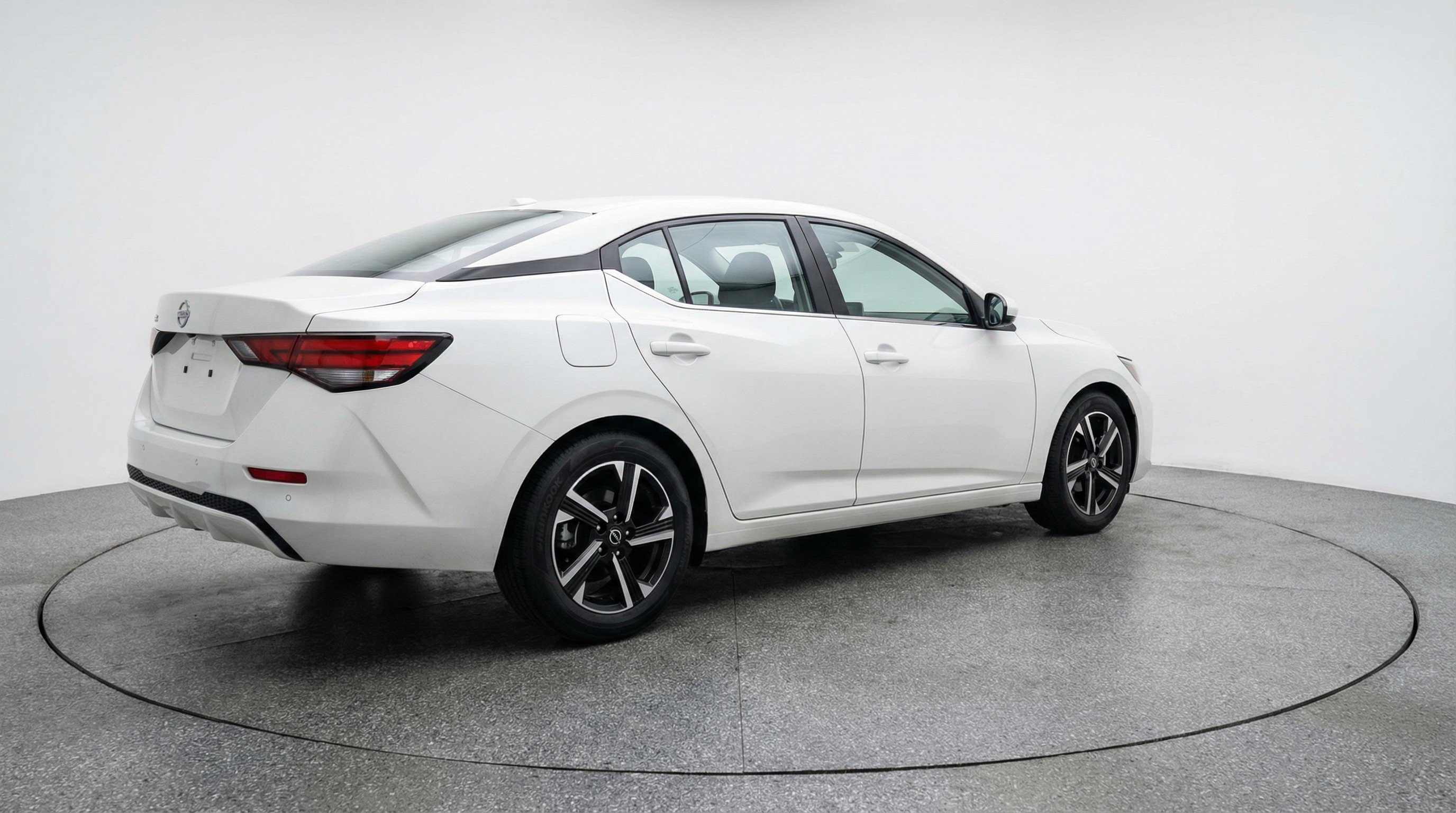 Used 2025 Nissan Sentra SV FWD image 9