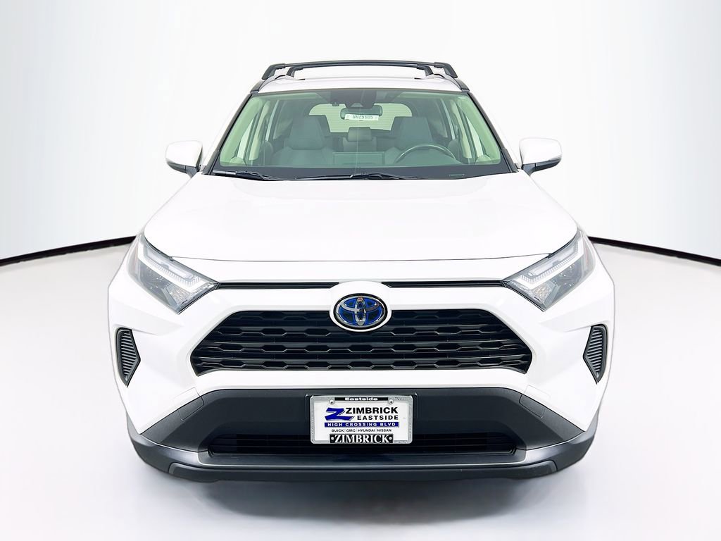 Used 2022 Toyota RAV4 XLE w/ Convenience Package image 2