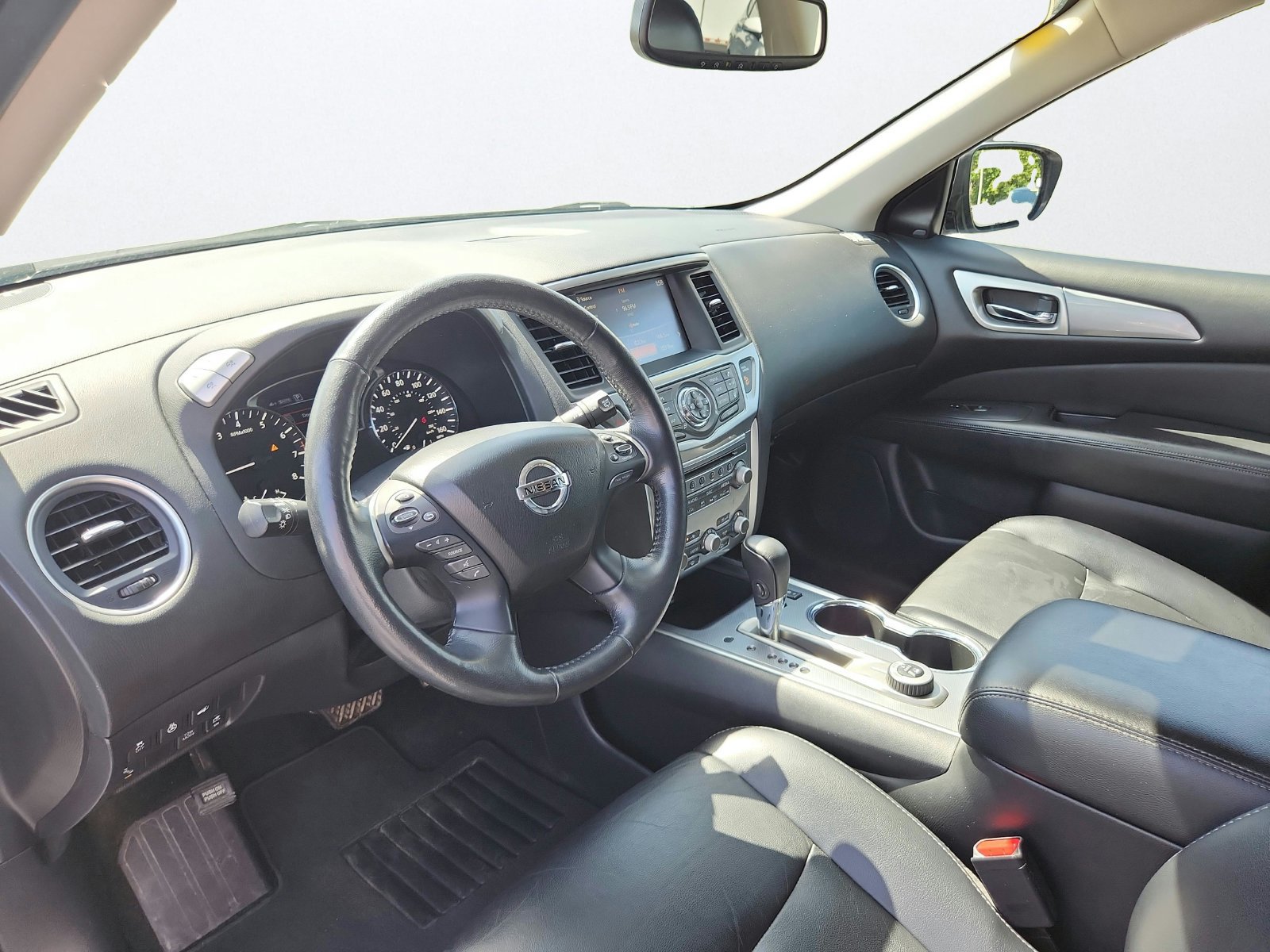 Used 2019 Nissan Pathfinder SL AWD/4WD image 34