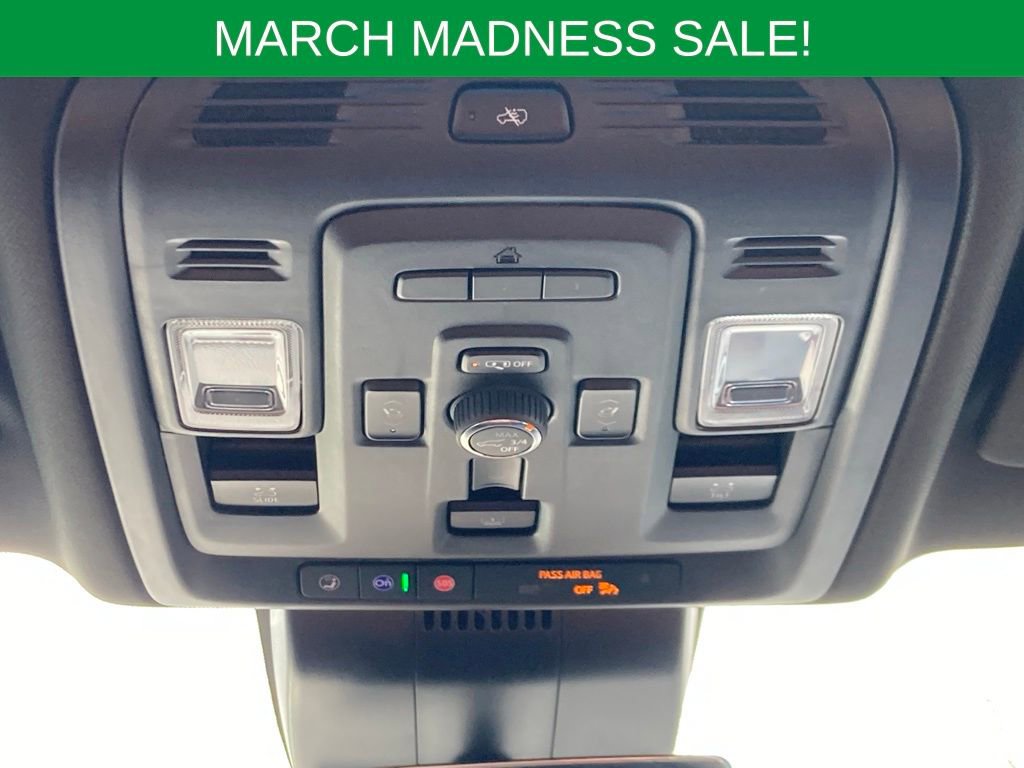 Used 2023 GMC Yukon Denali Ultimate image 17