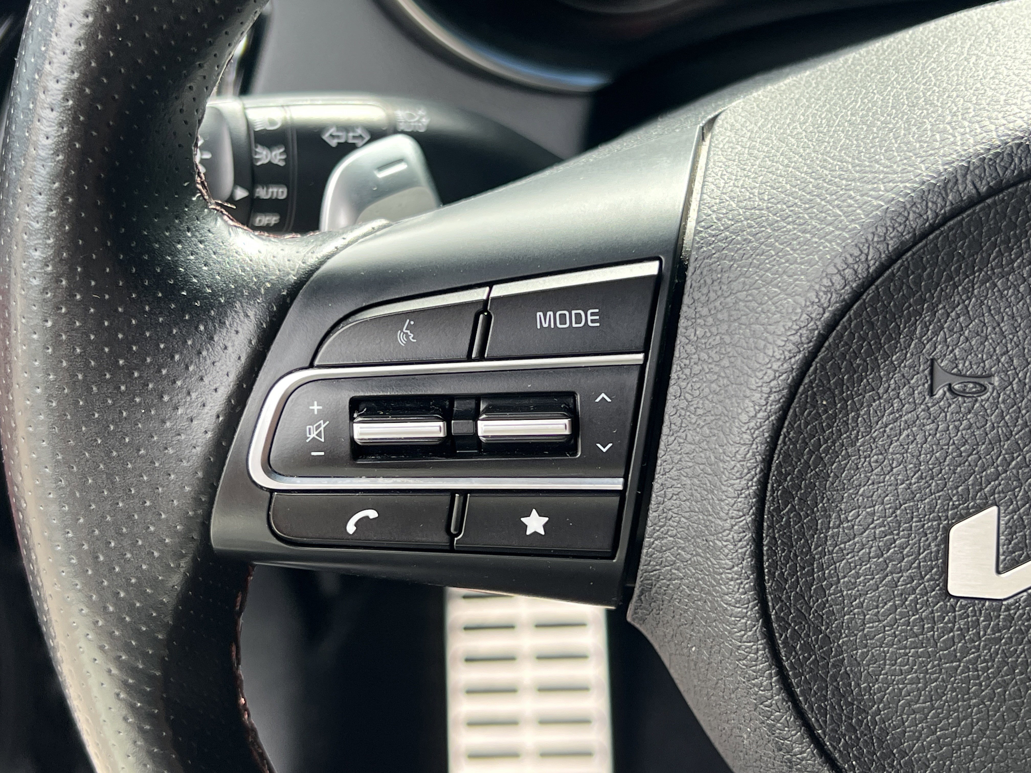 Used 2022 Kia Stinger GT-Line w/ Sun & Sound Package RWD image 25