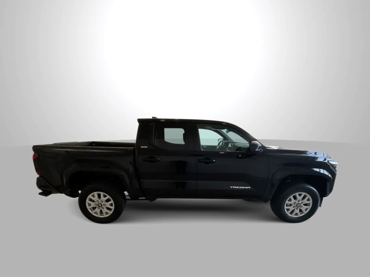 Used 2024 Toyota Tacoma SR5 AWD/4WD image 9