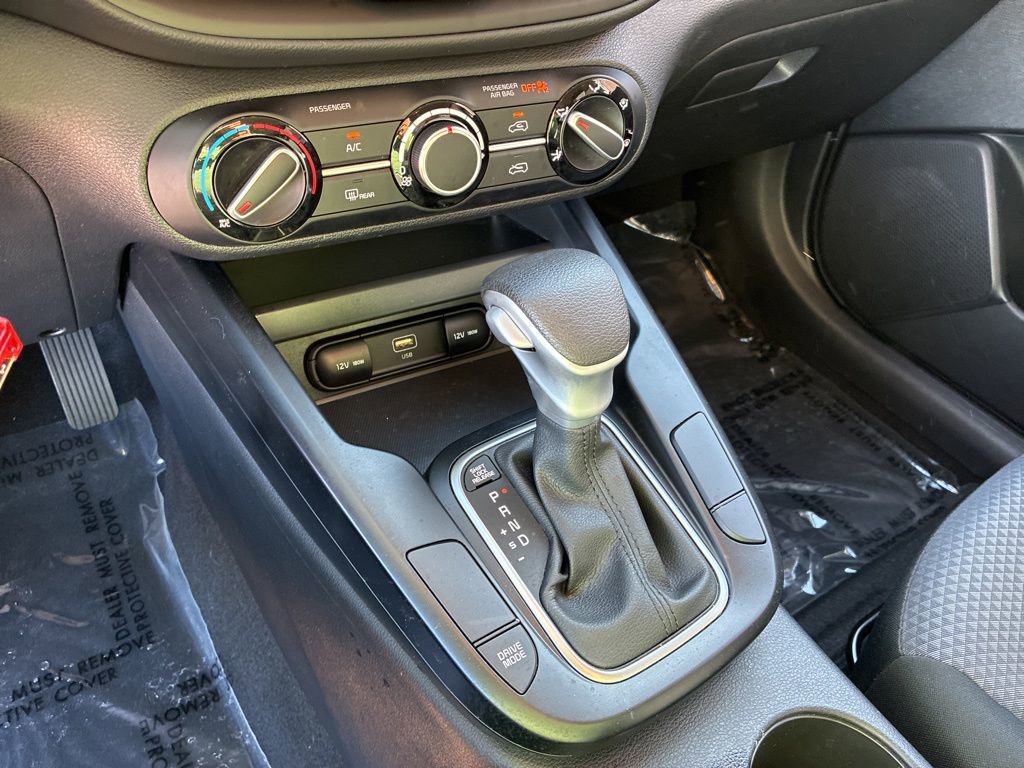 Used 2025 Kia Soul LX FWD image 32