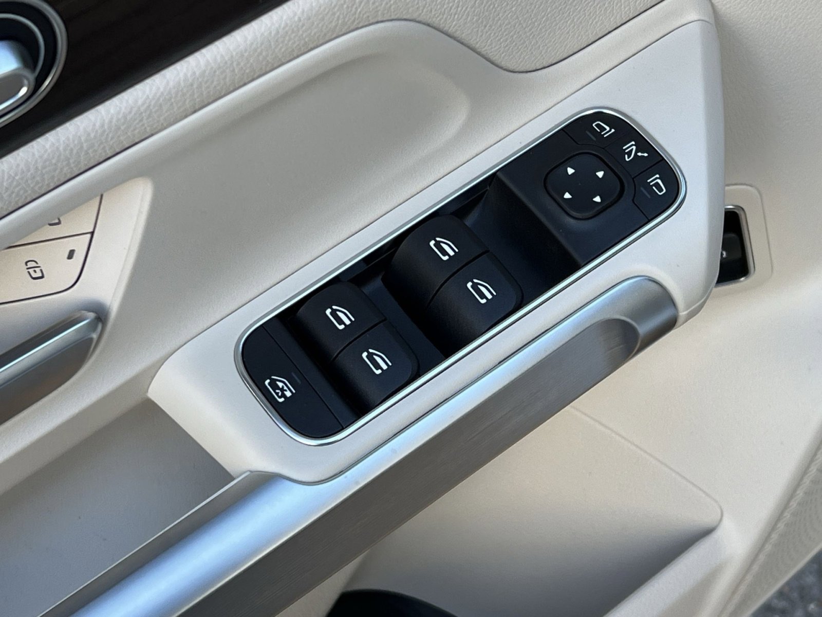 New 2026 Mercedes-Benz GLB 250 GLB 250 image 13