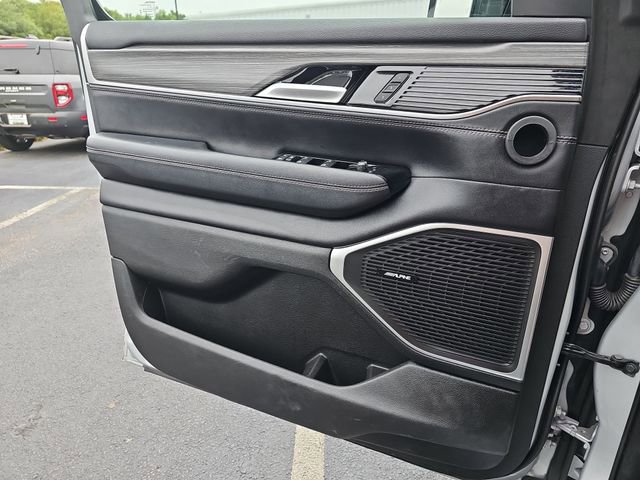 Used 2024 Jeep Wagoneer Series II w/ Flexible Seating Group RWD image 33