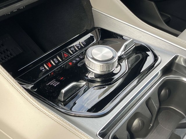 New 2026 Jeep Grand Wagoneer L Limited AWD/4WD image 34
