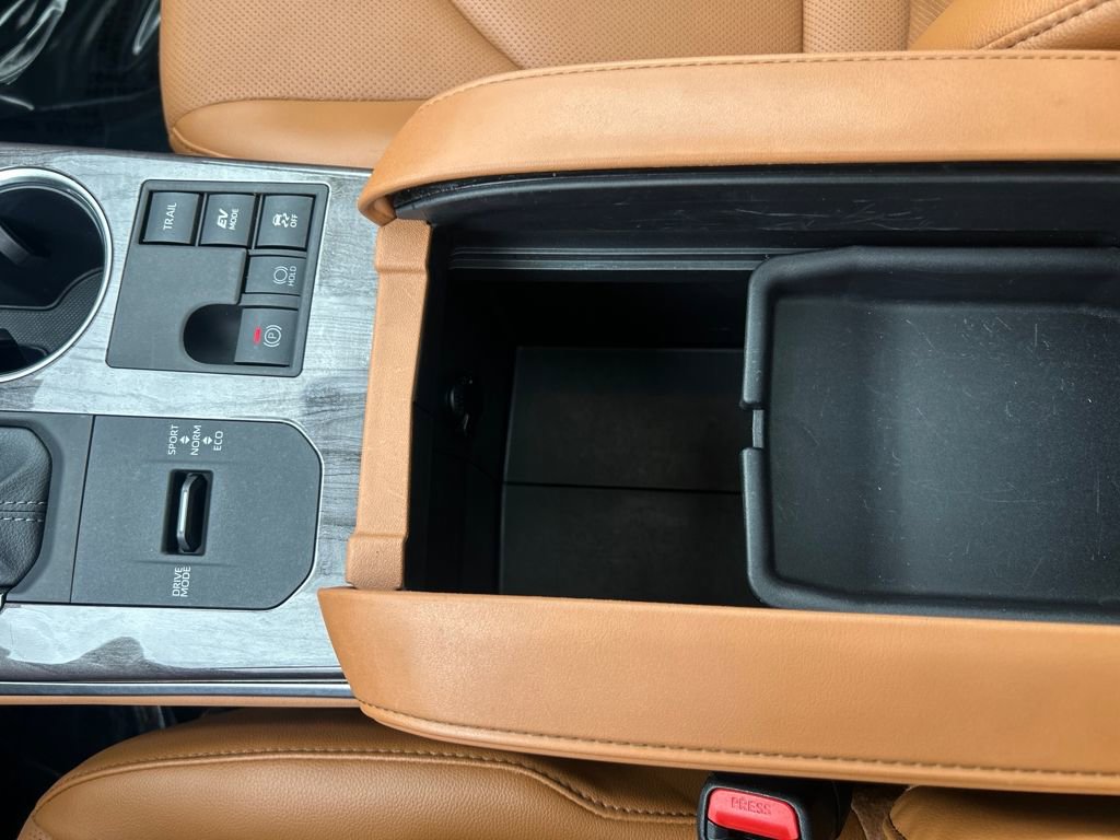 Certified 2025 Toyota Highlander Platinum image 23
