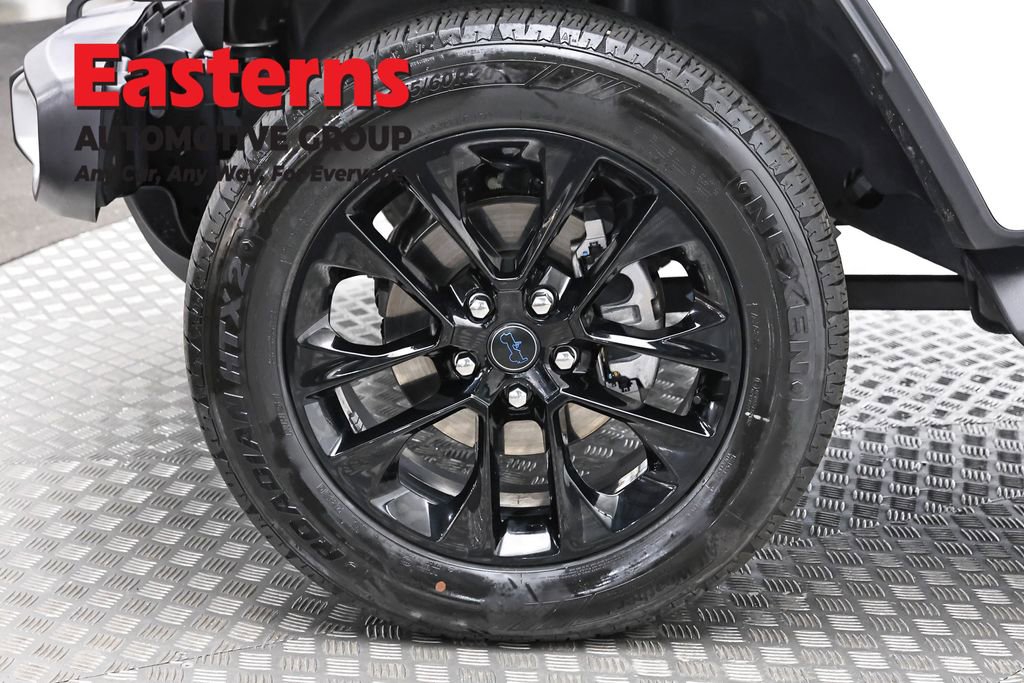 Used 2025 Jeep Wrangler Unlimited Sahara image 32