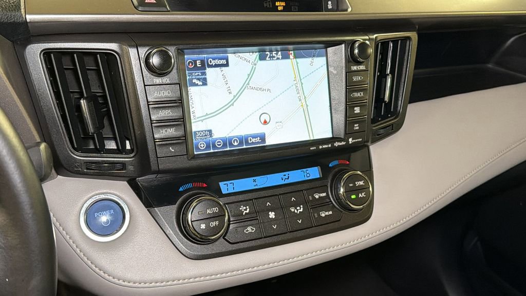 Used 2016 Toyota RAV4 Limited image 25