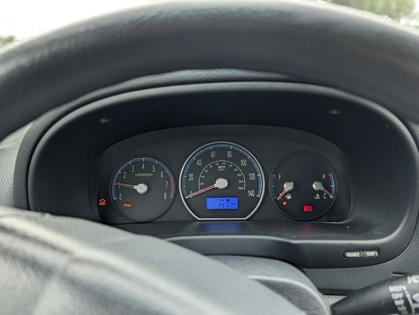 Used 2009 Hyundai Santa Fe GLS FWD image 4