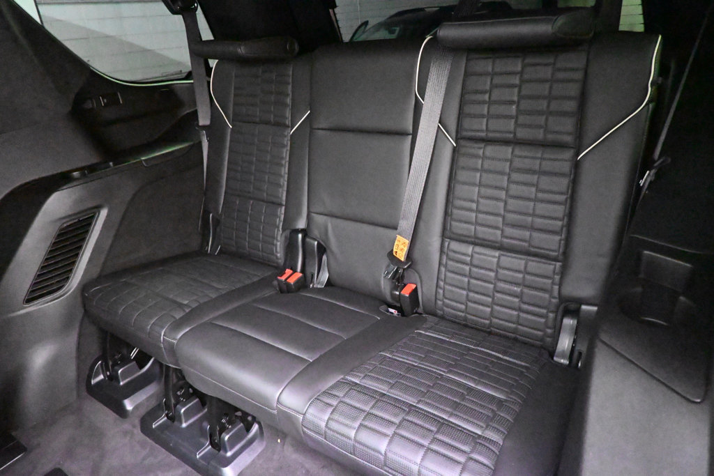 Used 2023 Cadillac Escalade Sport Platinum w/ Heavy-Duty Trailer Package AWD/4WD image 22
