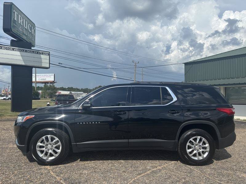 Used 2021 Chevrolet Traverse LT AWD/4WD image 2