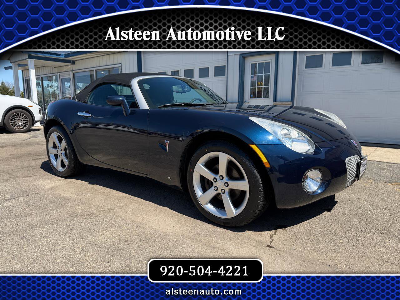 Used 2008 Pontiac Solstice Convertible w/ Preferred Package RWD image 1