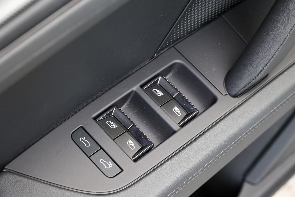 New 2026 Porsche Cayenne Electric AWD/4WD image 9