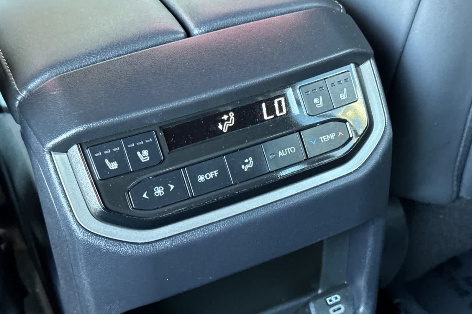 Used 2026 Lexus TX 500h AWD w/ Technology Package image 14