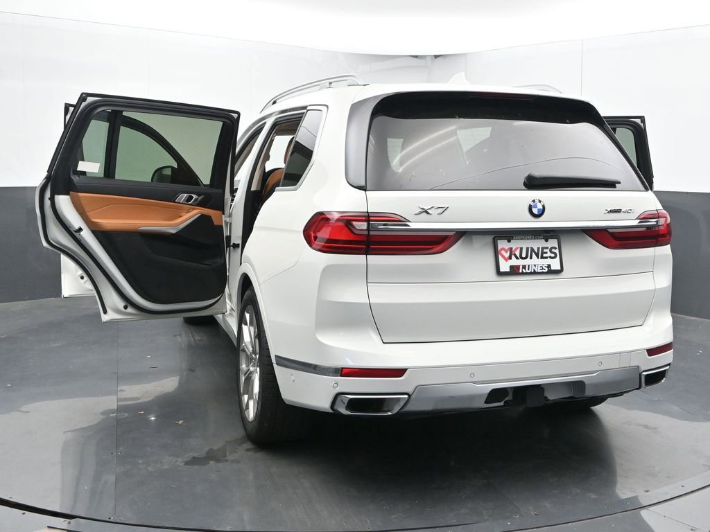 Used 2022 BMW X7 xDrive40i w/ Executive Package image 55