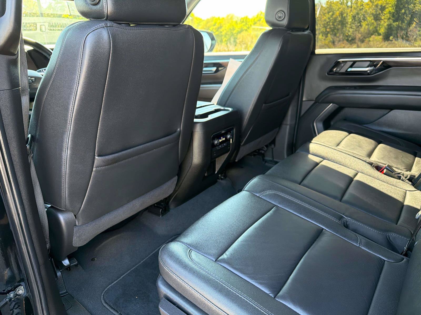 Used 2025 Chevrolet Tahoe Z71 AWD/4WD image 27