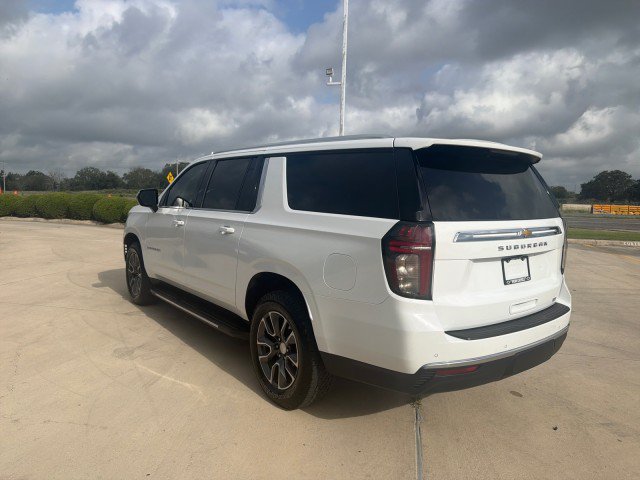 Used 2023 Chevrolet Suburban LT RWD image 13