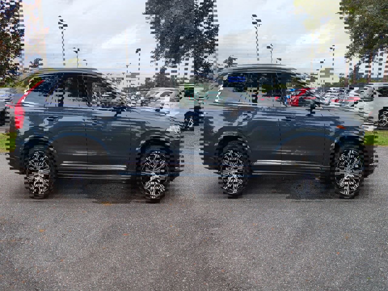 New 2025 Volvo XC90 T8 Plus w/ Protection Package Premier image 3