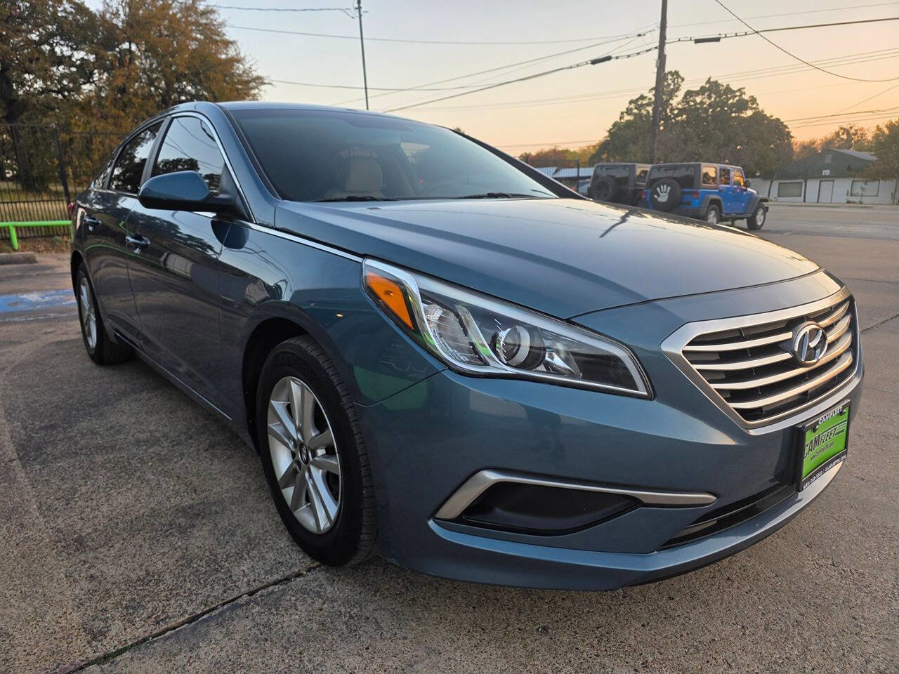 Used 2017 Hyundai Sonata SE image 3