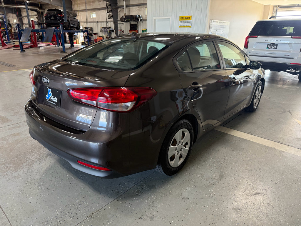 Used 2018 Kia Forte LX FWD image 7