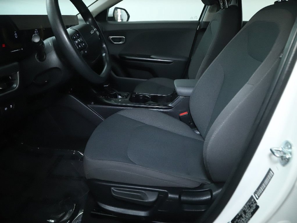 Used 2025 Kia K4 FWD image 18