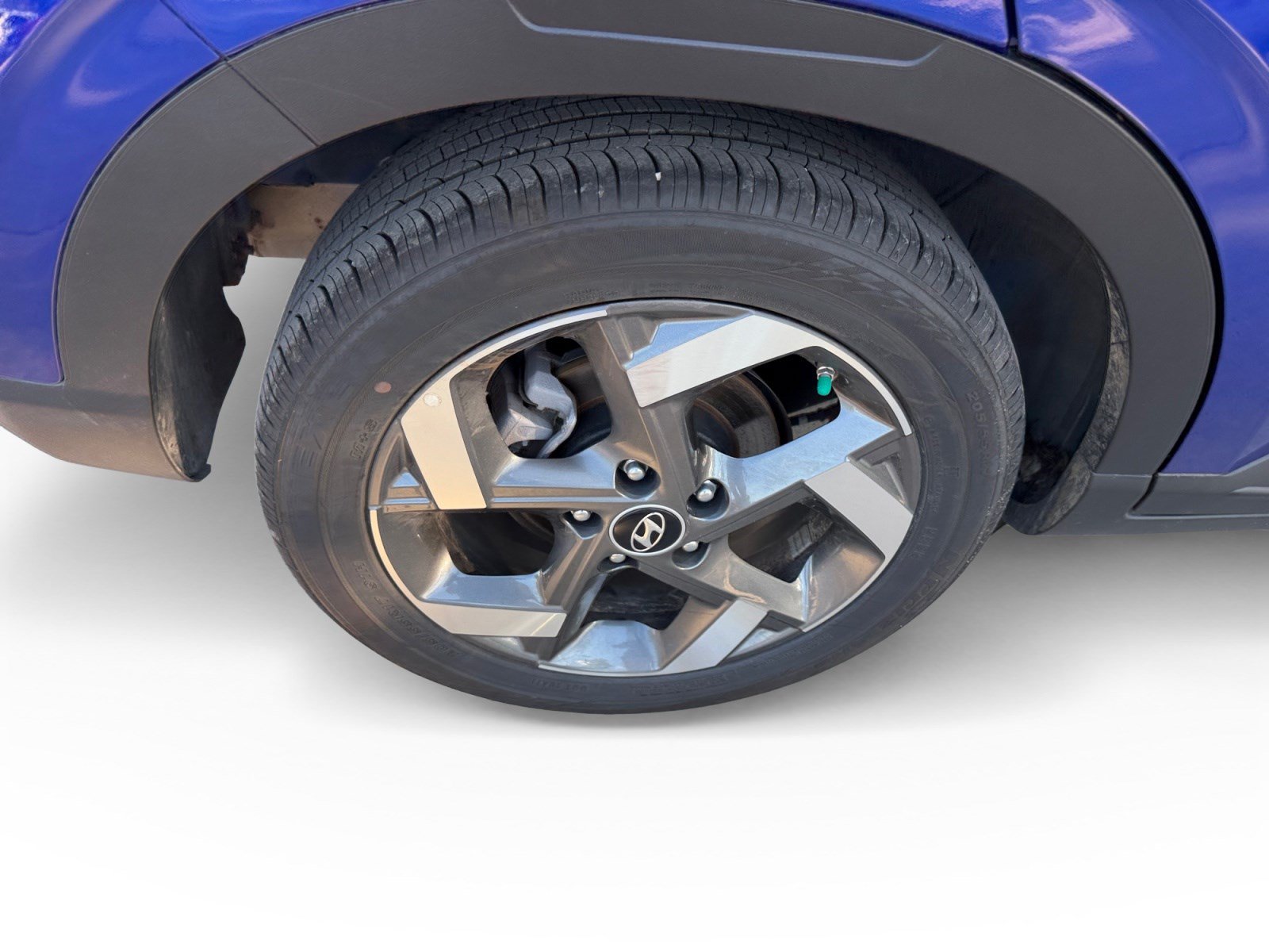 Certified 2025 Hyundai Venue SEL FWD image 17