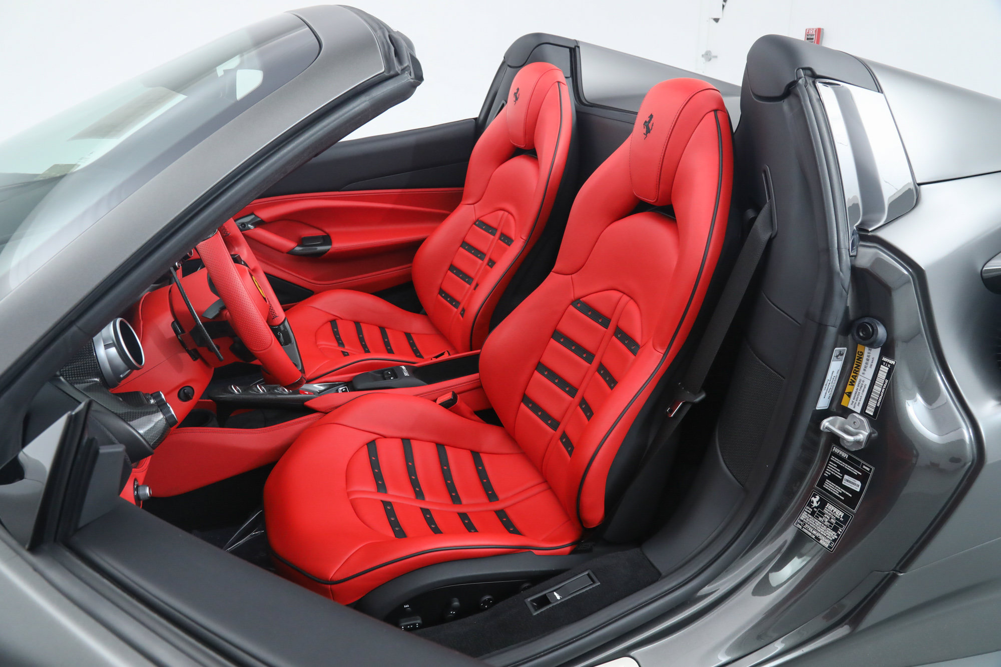 Certified 2023 Ferrari F8 Tributo RWD image 5
