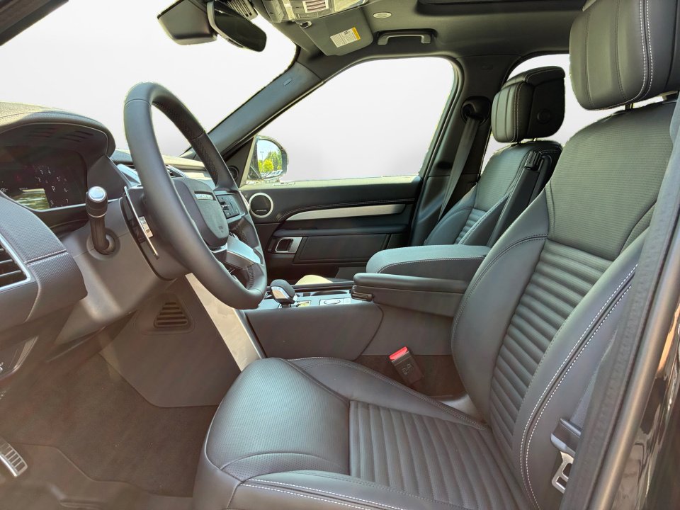 New 2026 Land Rover Discovery Limited Edition AWD/4WD image 9