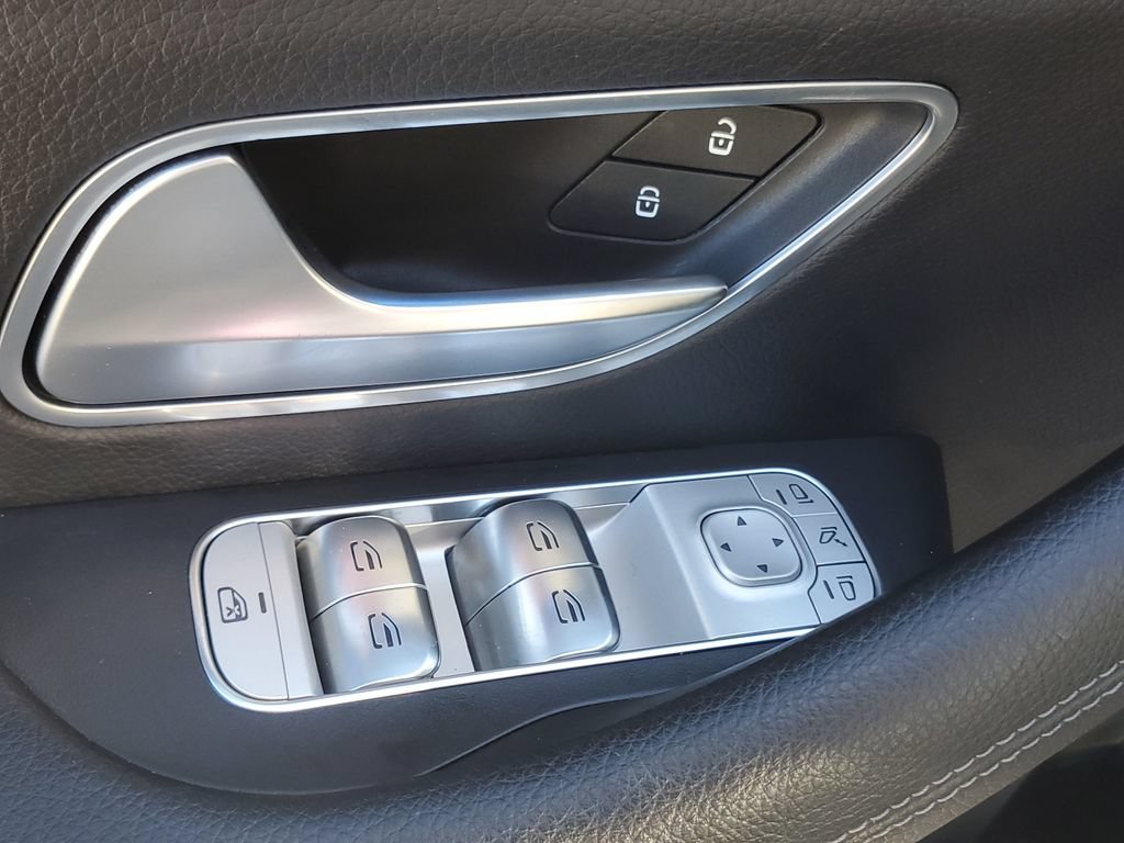 Used 2024 Mercedes-Benz GLS 580 4MATIC image 10