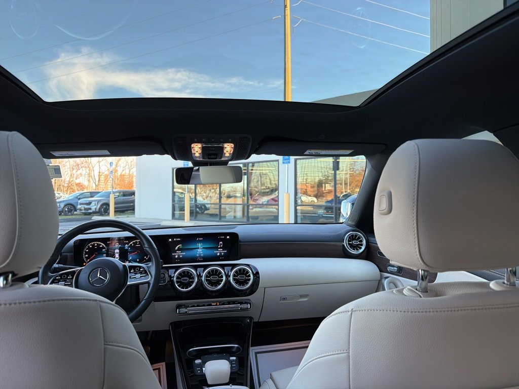 Used 2023 Mercedes-Benz CLA 250 4MATIC w/ Premium Package image 23