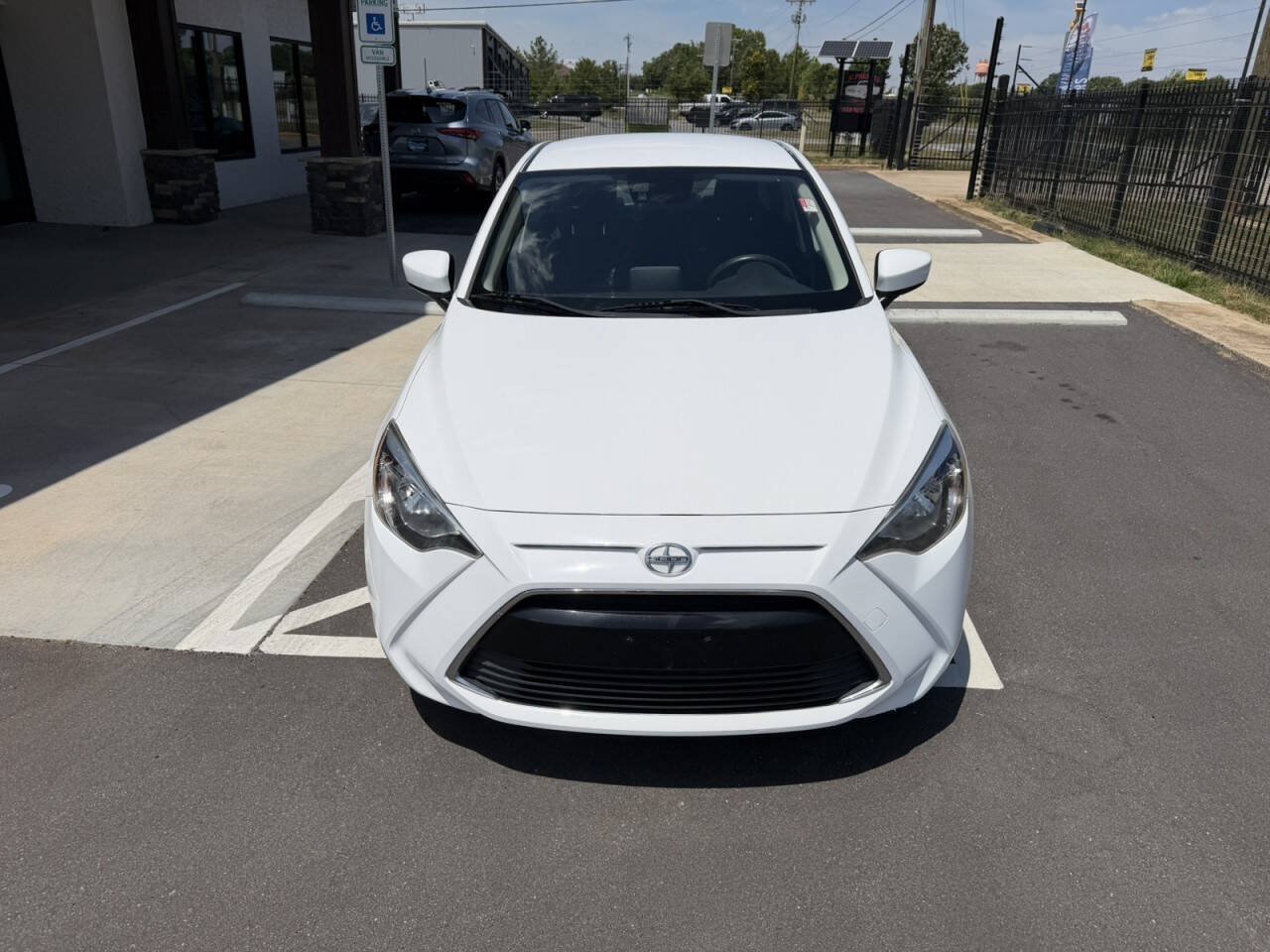 Used 2016 Scion iA FWD image 9
