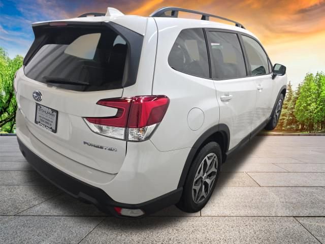 Certified 2023 Subaru Forester Premium image 4