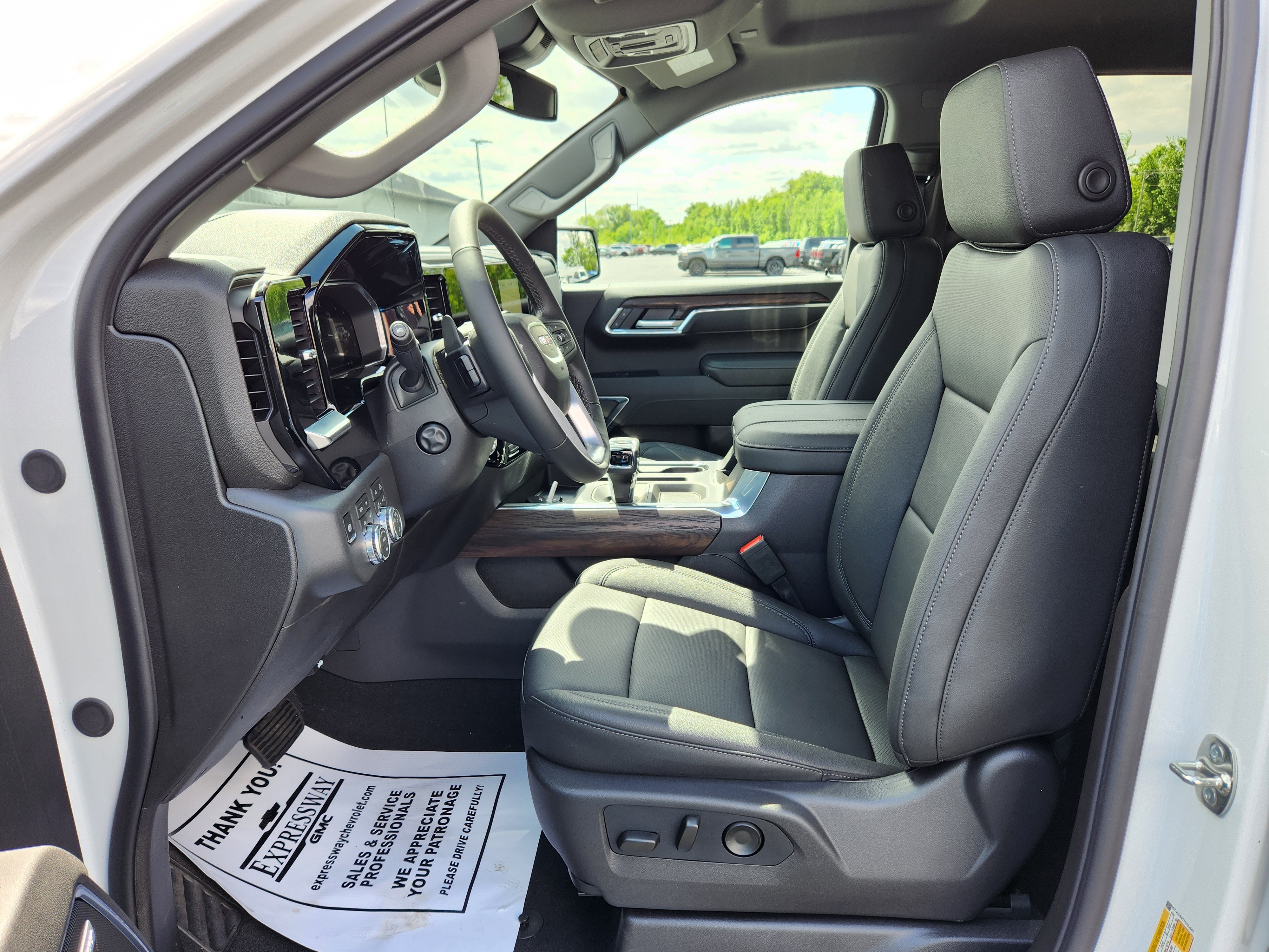 New 2026 GMC Sierra 1500 SLT w/ SLT Premium Plus Package AWD/4WD image 9