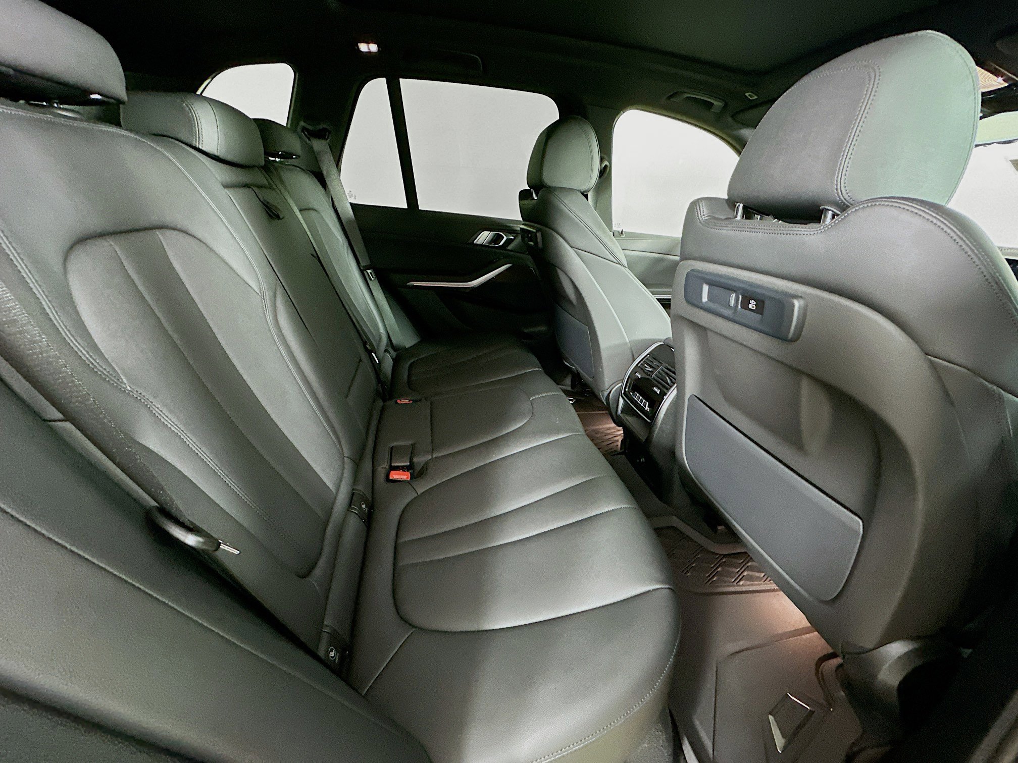 Used 2022 BMW X5 xDrive40i w/ Premium Package image 36